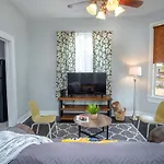 Remodeled Historic 2Br 1Ba House Near Downtown
