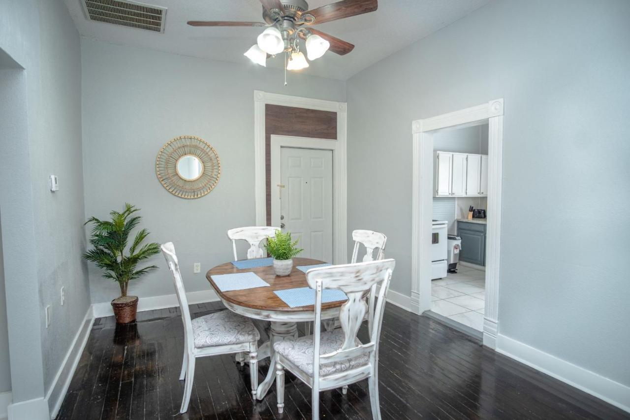 Remodeled Historic 2br 1ba House Near Downtown San Antonio